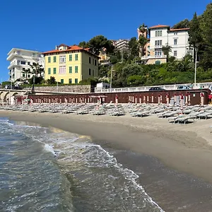  Appartamento Vicino Al Mare Soleggiato In Centro Ad Italia